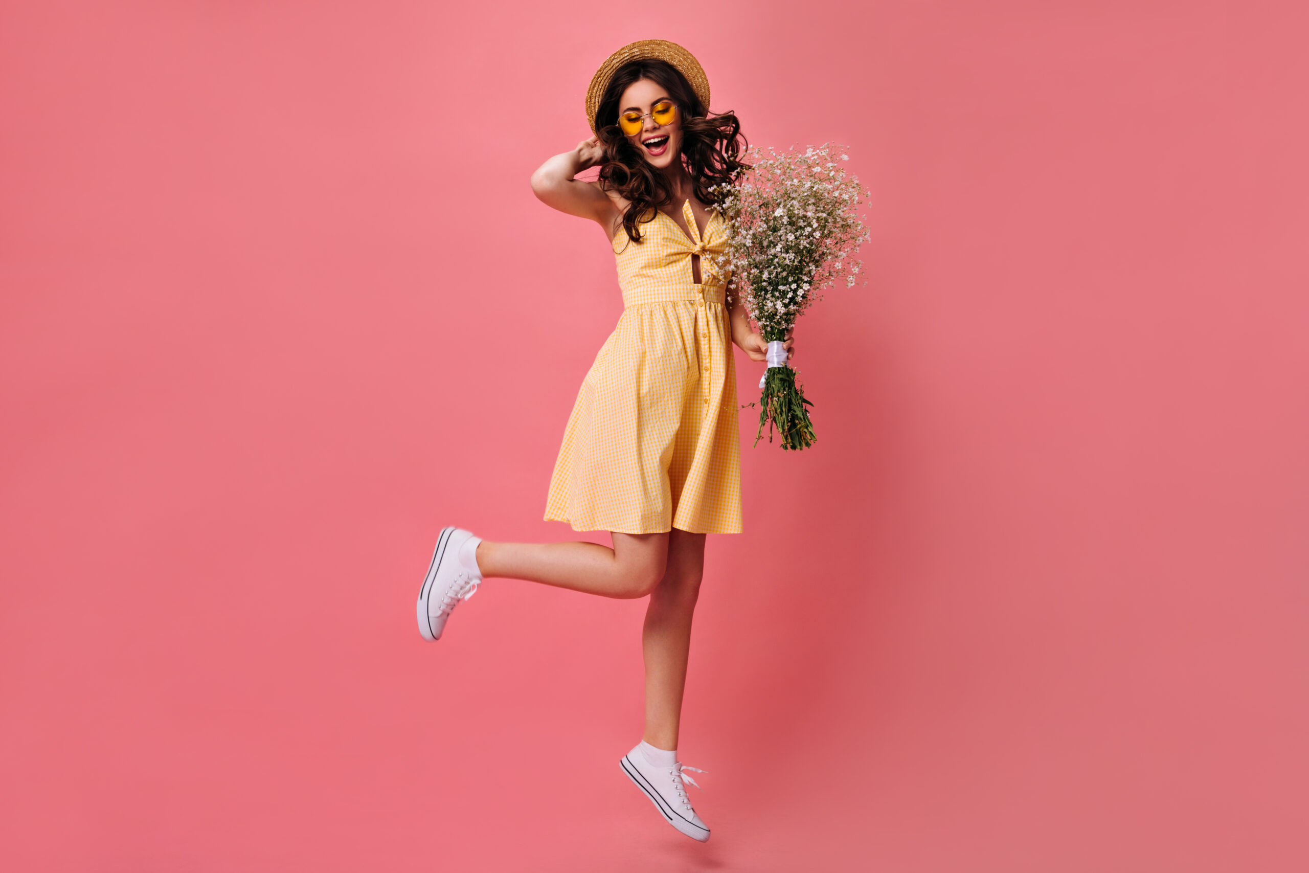 You are currently viewing The Ultimate Guide to Women’s Fashion in Ireland: From Everyday Tops to Statement Dresses