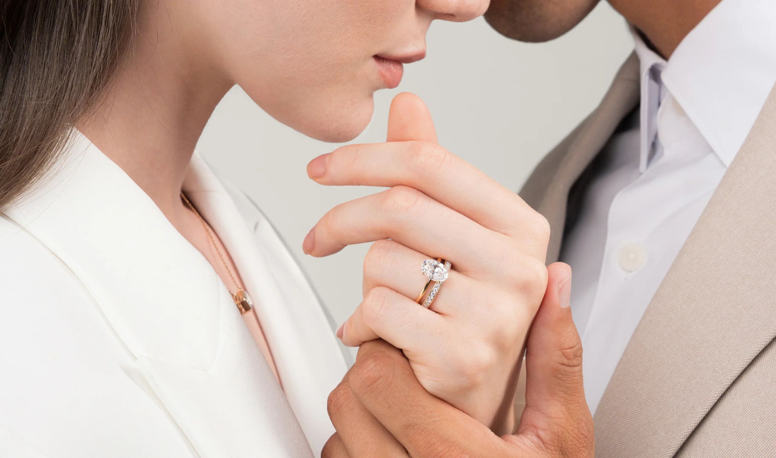 Read more about the article What Makes Oval Engagement Rings with 3 Carat Diamonds Ring Stand Out