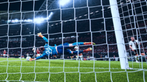 Read more about the article Tren Parlay Football di Kalangan Fans Sepak Bola: Sekadar Hiburan atau Investasi Hobi?